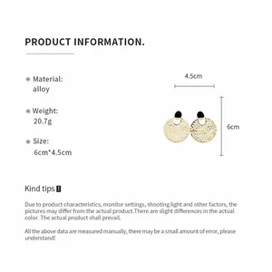 Produktdetails zu runden goldfarbenen Hohl-Ohrhängern aus Legierung mit Größenangaben.