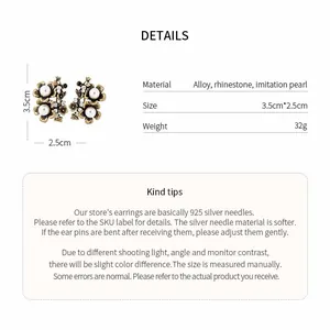 Specifiche degli orecchini a fiore vintage con aghi d'argento, perle e strass