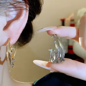 Elegant 18k gold plated silver needle C-shaped hoop earrings with zircon accents