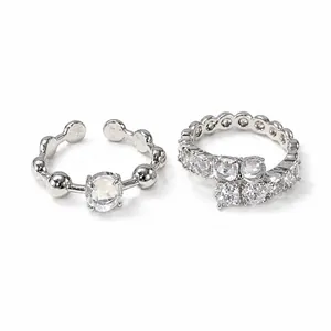 Elegante set di anelli in zircone argento con design aperto minimalista e scintillante