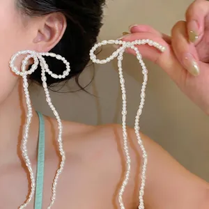 Orecchini a Cerchio in Stile Francese con Perno in Argento Sterling 925 Perle Artificiali Fiocco Nappine Lunghi Eleganti Gioielli per Donna Festa