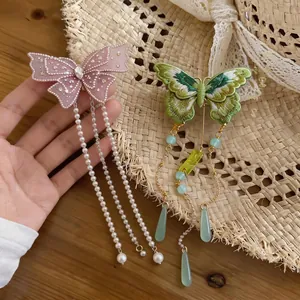 Barrettes papillon brodées élégantes avec de longs glands en perles et perles de jade