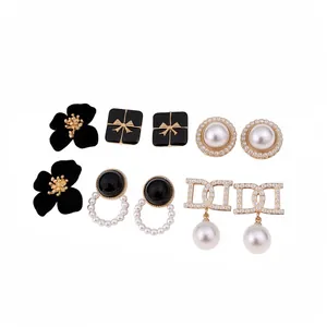 Elegant vintage French style pearl and black stud earring set for women with silver needles