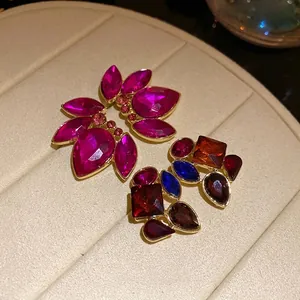 Pendientes de strass vintage con agujas de plata en elegantes diseños florales y geométricos