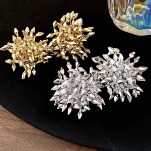 Orecchini a perno a fiore sfaccettati vintage con elegante finitura placcata oro e argento