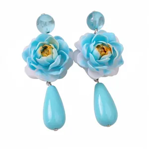 Französische Vintage-Ohrhänger mit blauen Harzblumen und eleganten Tropfenanhängern