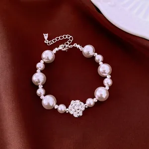 Retro Women's Artificial Pearl Bracelet Zirconia Flower Inlaid Copper Elegant Versatile Beaded Hand Chain Bracelet Jewelry Gift