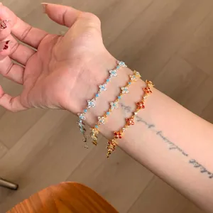 Fashion Delicate Zirconia Lucky Four-Leaf Clover Flower Bracelet For Women Light Luxury Copper Inlaid Floral Charm Chain Bracelet Jewelry
