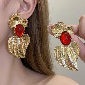 Vintage Hammered Gold Heart Stud Earrings With Red Resin For Women Exaggerated Luxury Statement Earrings Fashion Jewelry