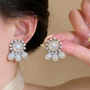 Vintage Alloy Artificial Pearl Stud Earrings With Silver Earring Post Round Water Drop Elegant Wedding Party Women Jewelry