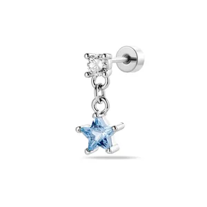 Pendiente de titanio plateado para cartílago con estrella de cristal azul y circón