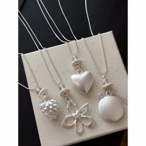 Ensemble de colliers élégants en argent style coréen avec pendentifs cœur et fleur