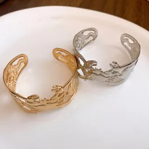 Vintage Metal Hollow Out Crab Fish Conch Ocean Bangle For Women Retro Open Adjustable Cuff Bangle Jewelry Gift