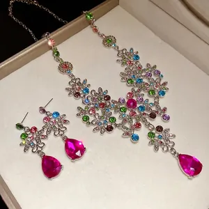 Élégante parure de bijoux vintage fleur avec strass colorés et pendentifs goutte roses