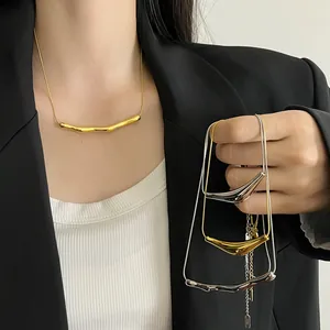 Minimalist Stainless Steel Smile Pendant Necklace Gold Silver Plated Geometric Arc Curved Clavicle Chain Jewelry Accessory For Women