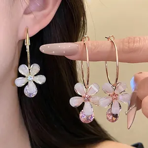 Elegant resin flower hoop earrings with zircon pendant for women in vintage sweet style
