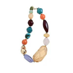 Collier en résine acrylique colorée avec perles géométriques irrégulières pour femmes