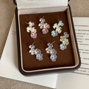 Orecchini a Bottone a Fiore in Smalto a Contrasto per Donna Dolce Floreale Strass Lega Gioielli Regalo