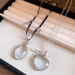 Collana con Ciondolo in Pietra Ovale a Cuore di Design di Nicchia Catena a Clavicola Galvanica in Lega Pietra Artificiale per Gioielli da Donna Regalo