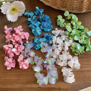 Orecchini a nappa con petali colorati in stile coreano ed eleganti