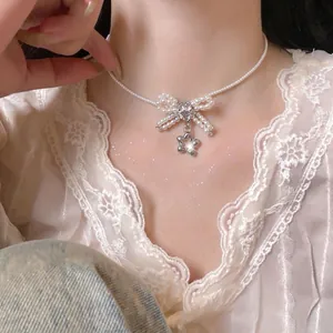 Collana con Fiocco in Perla Artificiale con Strass Elegante Choker Francese per Donna Gioiello Squisito Regalo