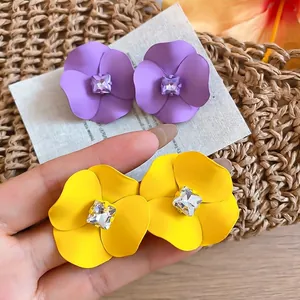 Vintage Oversized Flower Stud Earrings For Women Lacquered Metal Rhinestone Island Style Vacation Floral Earrings Jewelry