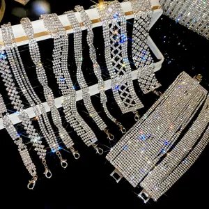 Elegante set de pulseras de pedrería con cristales brillantes y acabado plateado