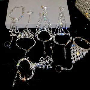 Conjunto de pulseras de esclava con diamantes de imitación y anillo en varios diseños