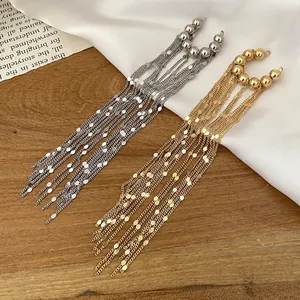 Minimalistische lange Quasten-Ohrclips mit Metallperlen und Hängeketten in Gold und Silber