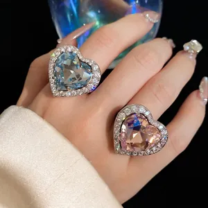 Luxurious Heart Shaped Zirconia Open Ring For Women Vintage Copper Inlaid Rhinestone Adjustable Finger Ring Jewelry Gift