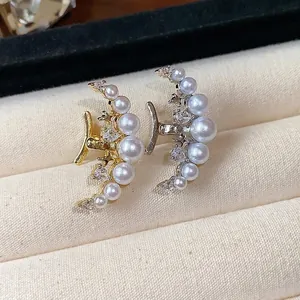 Élégantes boucles d'oreilles manchette lune plaquées or 18k et argent avec perles
