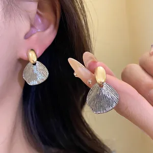 Boucles d'Oreilles Clous Texture Feuille Élégante Vintage Avec Tige en Argent Boucles d'Oreilles Pendantes Bicolores Or Argent Rétro pour Femmes Bijoux de Mode