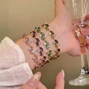 Bracciale Geometrico in Zirconia Placcato Oro Per Donna Dolce Colorato Stile Dopamina Gioielli da Mano Versatili di Alta Gamma