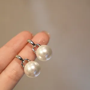 Orecchini a Bottone con Perle Artificiali Geometriche in Stile Francese Elegante Design di Lusso a Nicchia in Acciaio Gioielli Donna