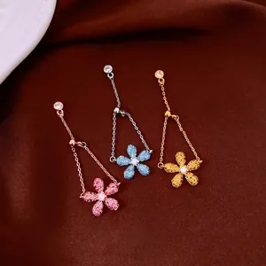 Elegante Anello Regolabile a Fiore in Zirconia per Donna Gioielli in Rame Placcato Oro Anello alla Moda Estivo Dopamina Regalo