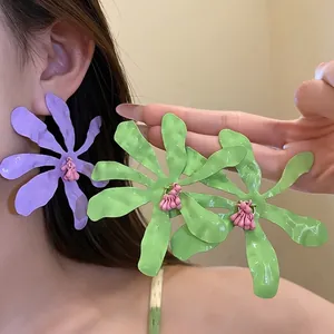 Fashion Resort Style Wrinkled Flower Stud Earrings With Silver Earring Post Drip Oil Floral Earrings For Vacation Women Jewelry Gift