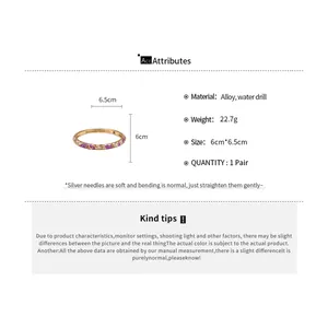 Spécifications détaillées de ce bracelet fleur doré indiquant le matériau et les dimensions.