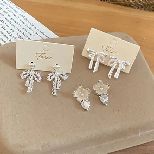 Silver Earring Post Copper Rhinestone Artificial Pearl Stud Earrings For Women Sweet Heart Bow Flower Design High End Jewelry