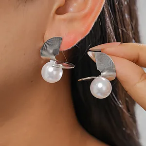 Geometric Fan-Shaped Copper Stud Earrings With Large Artificial Pearl White Bead Ripple Texture Fashion Jewelry Silver Earring Post For Women