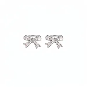 Elegante Ohrclips mit glitzerndem Zirkonia-Schleifen-Design für Damen ohne Ohrlöcher