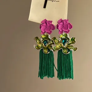 Elegant green floral tassel drop earrings with silver needle for women’s fashion