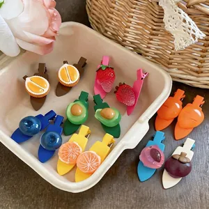 Douces Pinces à Cheveux en Résine de Fruits Simulés pour Femmes Style Frais Vacances Forme de Fruit Pinces à Bec de Canard Accessoire de Cheveux en Fer Peint