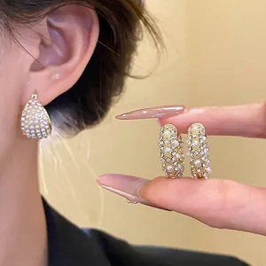 Vintage Gold Legierung Künstliche Perle Strass Creolen Für Damen Luxus Exquisite Runde Ohrenschnalle Schmuck Geschenk