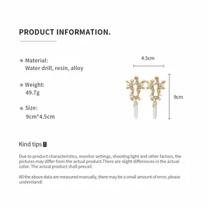 Specifiche dettagliate per orecchini vintage in oro con cristallo e resina