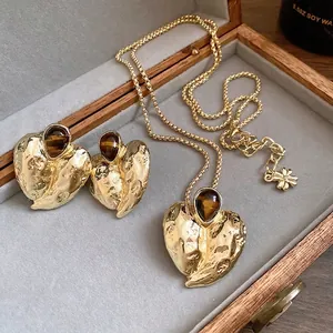 Vintage Gold Herz Anhänger Halskette und Ohrringe Set mit natürlichem Tigerauge-Stein