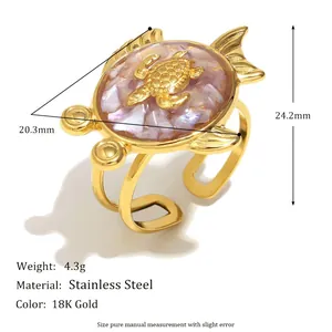 Détails d'une bague tortue marine plaquée or 18K avec taille et poids indiqués