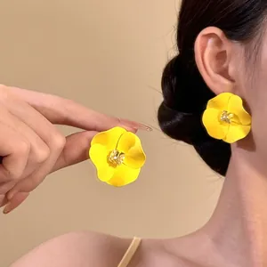 Vintage Niche Painted Rhinestone Flower Stud Earrings With Silver Earring Post Summer Island Vacation Style Iron Jewelry For Women