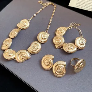 Vintage Gold Alloy Conch Spiral Pendant Necklace Bracelet Earrings Ring Set For Women Luxury Marine Jewelry Accessories