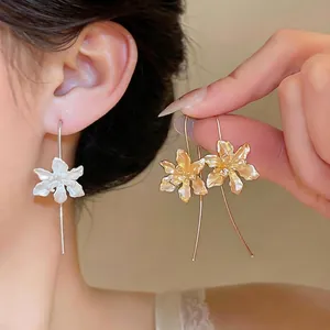 Vintage Elegante Legierung Blume Ohrhaken Ohrringe Retro Lange Quasten Floral Ohrhänger Für Damen Luxus Stil Temperament Schmuck Zubehör