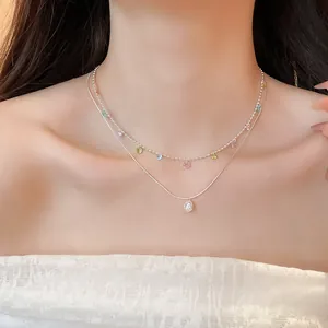 Collier double couche délicat en argent avec breloques d'ours colorés et pendentif